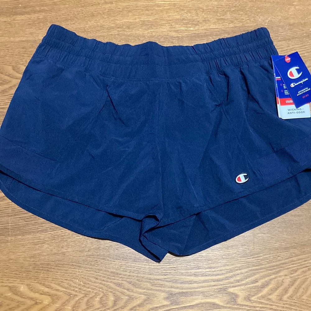 Champion Women’s 4” Woven Active Shorts (size L) NWT
